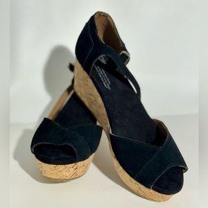 Toms black wedge with ankle strap never worn W8